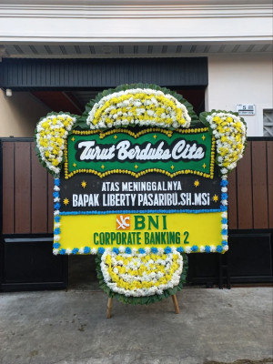 Papan Bunga Duka di Tigalingga