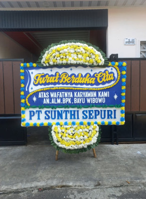 Papan Bunga Duka di Tigalingga