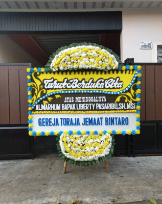 Papan Bunga Duka di Tigalingga