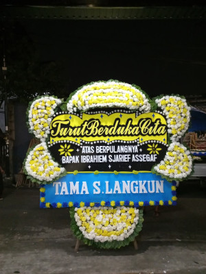 Papan Bunga Duka di Tigalingga