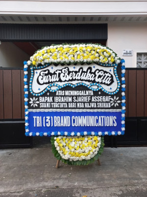 Papan Bunga Duka di Tigalingga